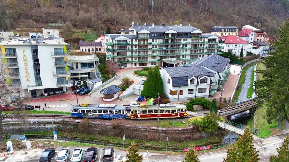 Kristoff Plaza Trencianske Teplice Aparthotel Trencin Ngoại thất bức ảnh